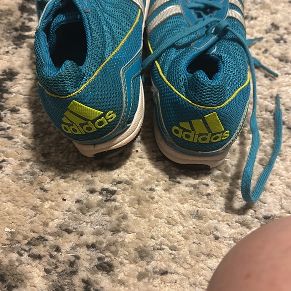Adidas sprinting cleats missing 1 spike - Picture 4 of 4